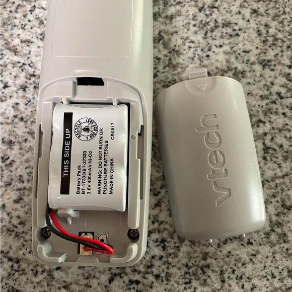 VTech 5.8 Ghz Single Line Cordless Phone w/ Caller ID, White Telephone - Picture 8 of 10